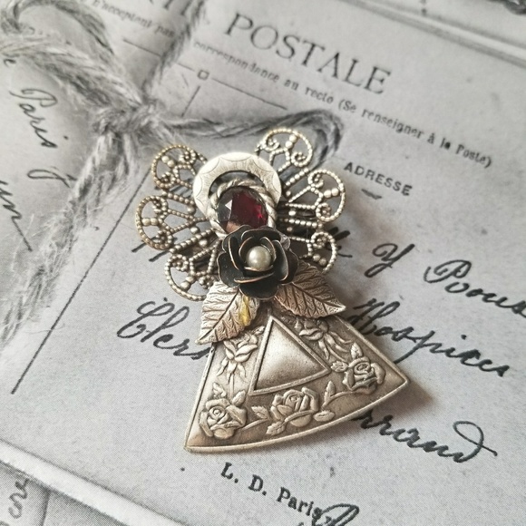 Beautiful VTG Angel Brooch - Picture 4 of 6